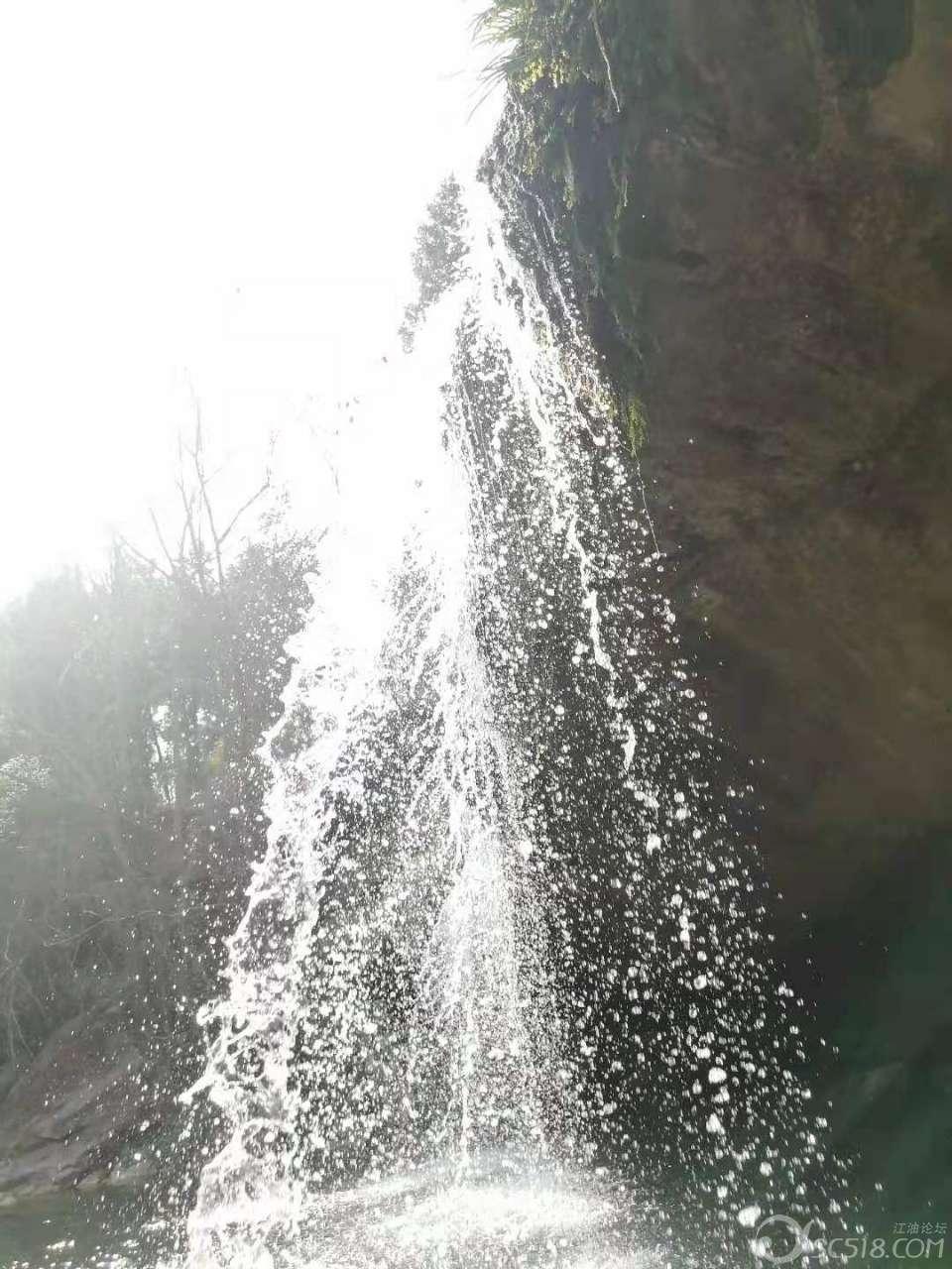 每日酒企动态 | 茅台再度蝉联第一重仓股；泸州老窖可解除限售股票270余万股